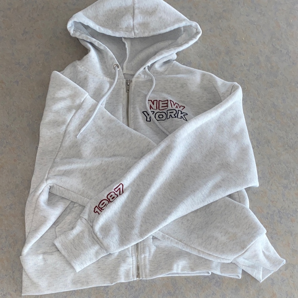 Rue21 Light Gray Zip-Up Hoodie with 'New York' Embroidery